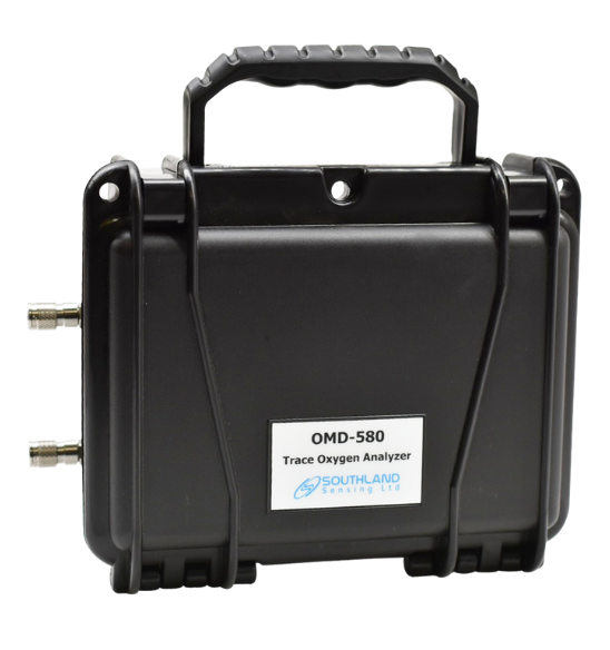 OMD-580 Portable Trace Oxygen Analyzer in a heavy-duty waterproof carrying case for field service applications.